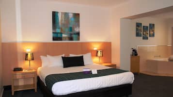 Superior Room, 1 King Bed | 1 bedroom, minibar, desk, iron/ironing board