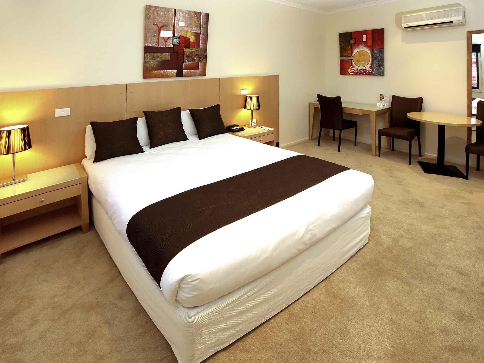 Superior Room, 1 King Bed