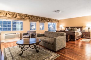 Select Comfort beds, in-room safe, desk, blackout drapes