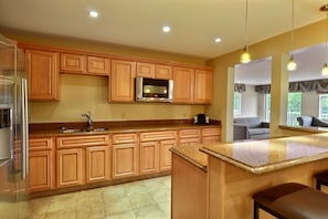 Réfrigérateur, cafetière/bouilloire