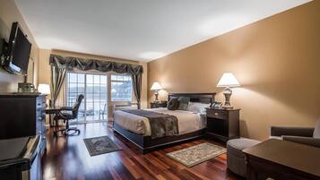 Select Comfort beds, in-room safe, desk, blackout drapes