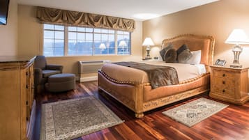 Select Comfort beds, in-room safe, desk, blackout curtains