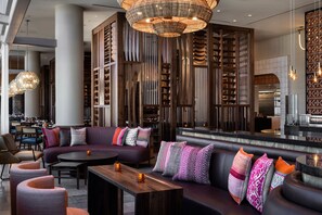 Bar (on property) - JW Marriott Los Angeles L.A. LIVE (Los Angeles)