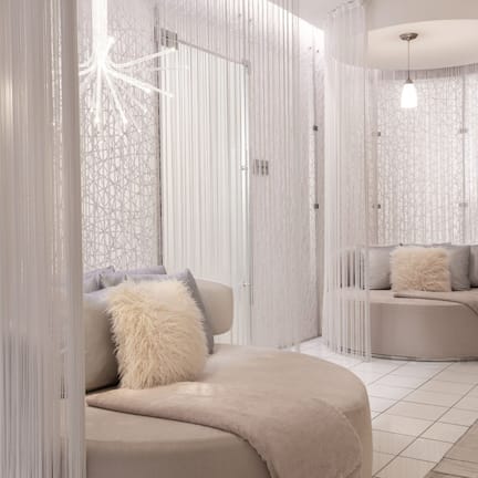 Couples treatment rooms, sauna, steam room, body treatments