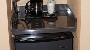 Laptop workspace, free WiFi, bed sheets