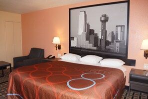 Espacio para trabajar con laptop, wifi gratis y ropa de cama 