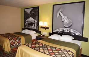 Laptop workspace, free WiFi, bed sheets - Super 8 by Wyndham Farmers Branch/North Dallas (Farmers Branch)