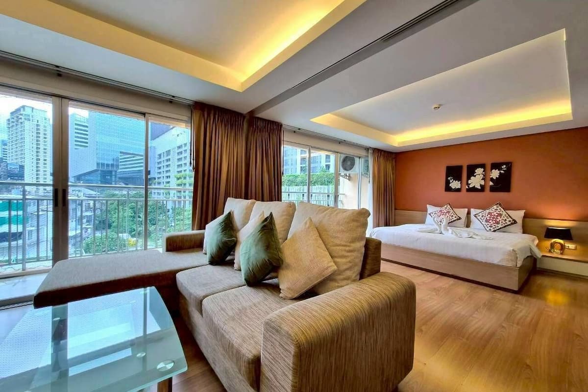 Monolocale Deluxe, 1 letto matrimoniale | Una cassaforte in camera, una scrivania, tende oscuranti