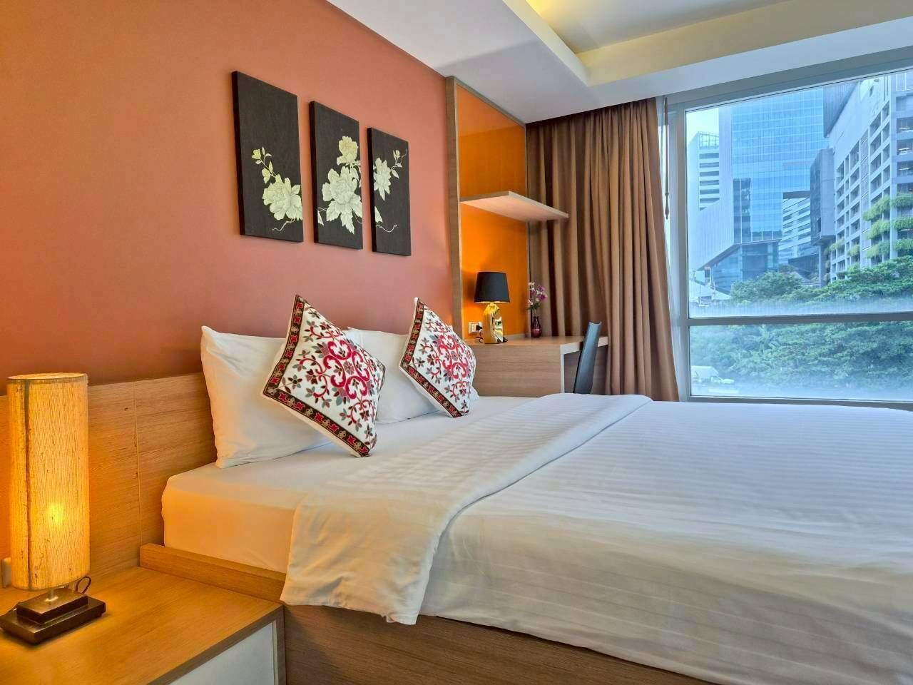 Suite, 1 camera da letto | Una cassaforte in camera, una scrivania, tende oscuranti