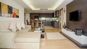 Presidential Suite, 3 Bedrooms | Living area | 32-inch plasma TV with satellite channels, TV, DVD player