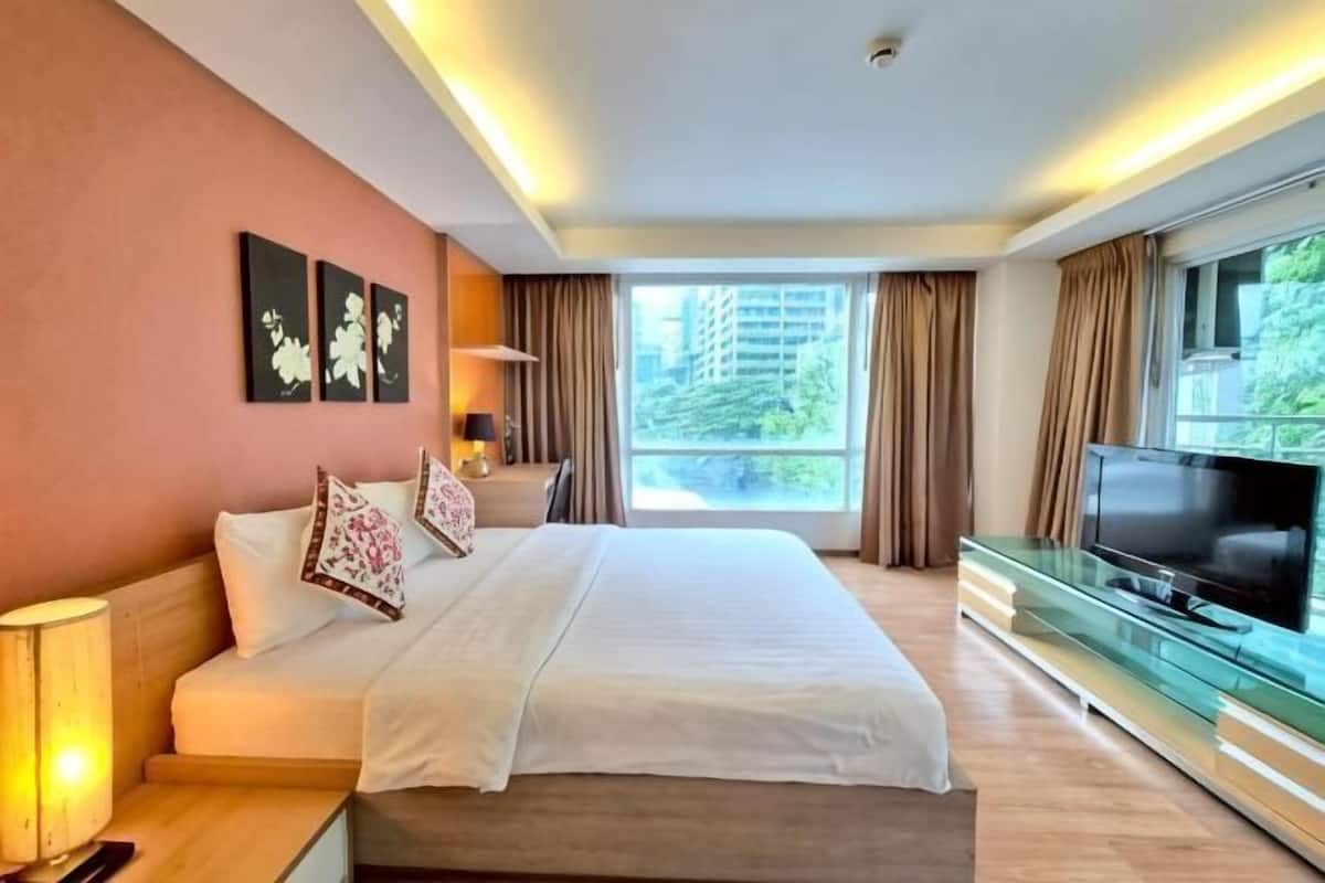 In-room safe, desk, blackout drapes, iron/ironing board