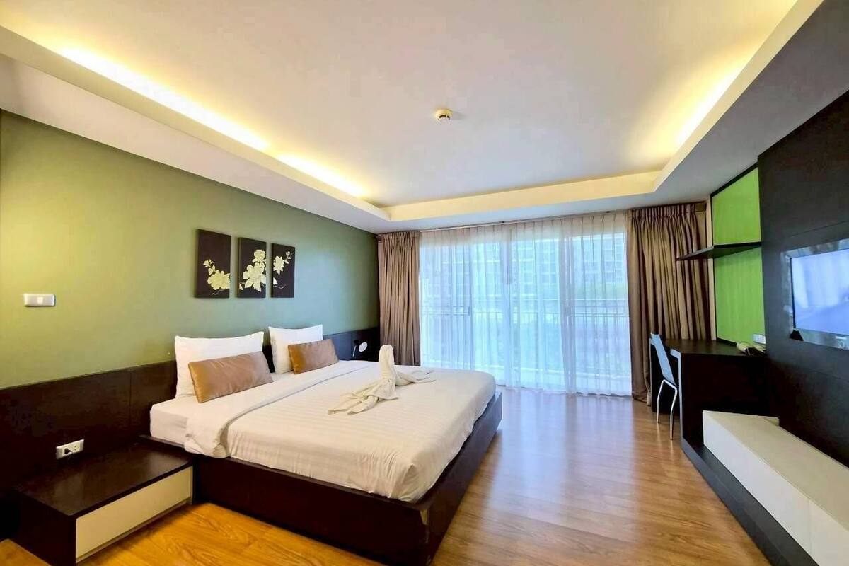 Presidential-sviitti, 3 makuuhuonetta | Tallelokero huoneessa, työpöytä, pimennysverhot, silitysrauta/-lauta