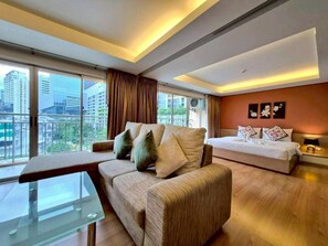 Televisión de plasma de 32 pulgadas con canales por satélite