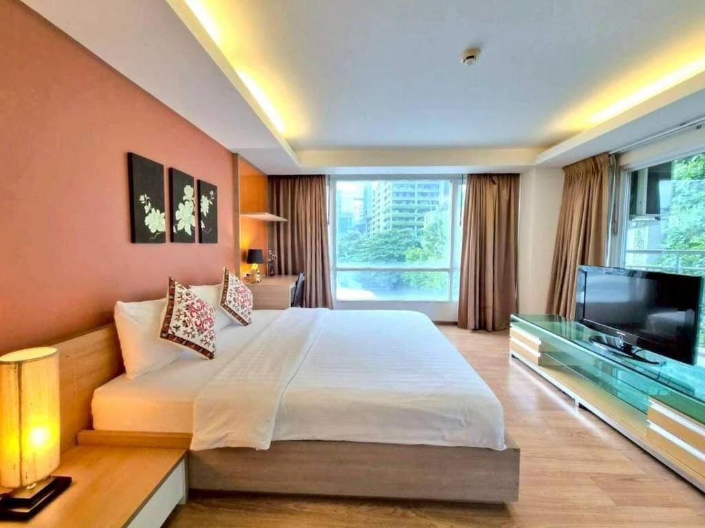 Suite, 1 Bedroom | In-room safe, desk, blackout drapes, iron/ironing board