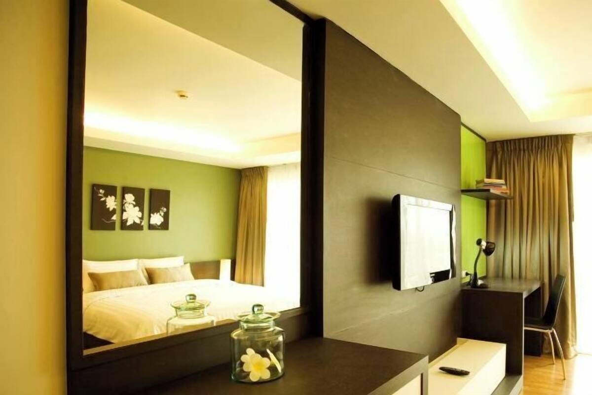 3 bedrooms, in-room safe, desk, blackout drapes