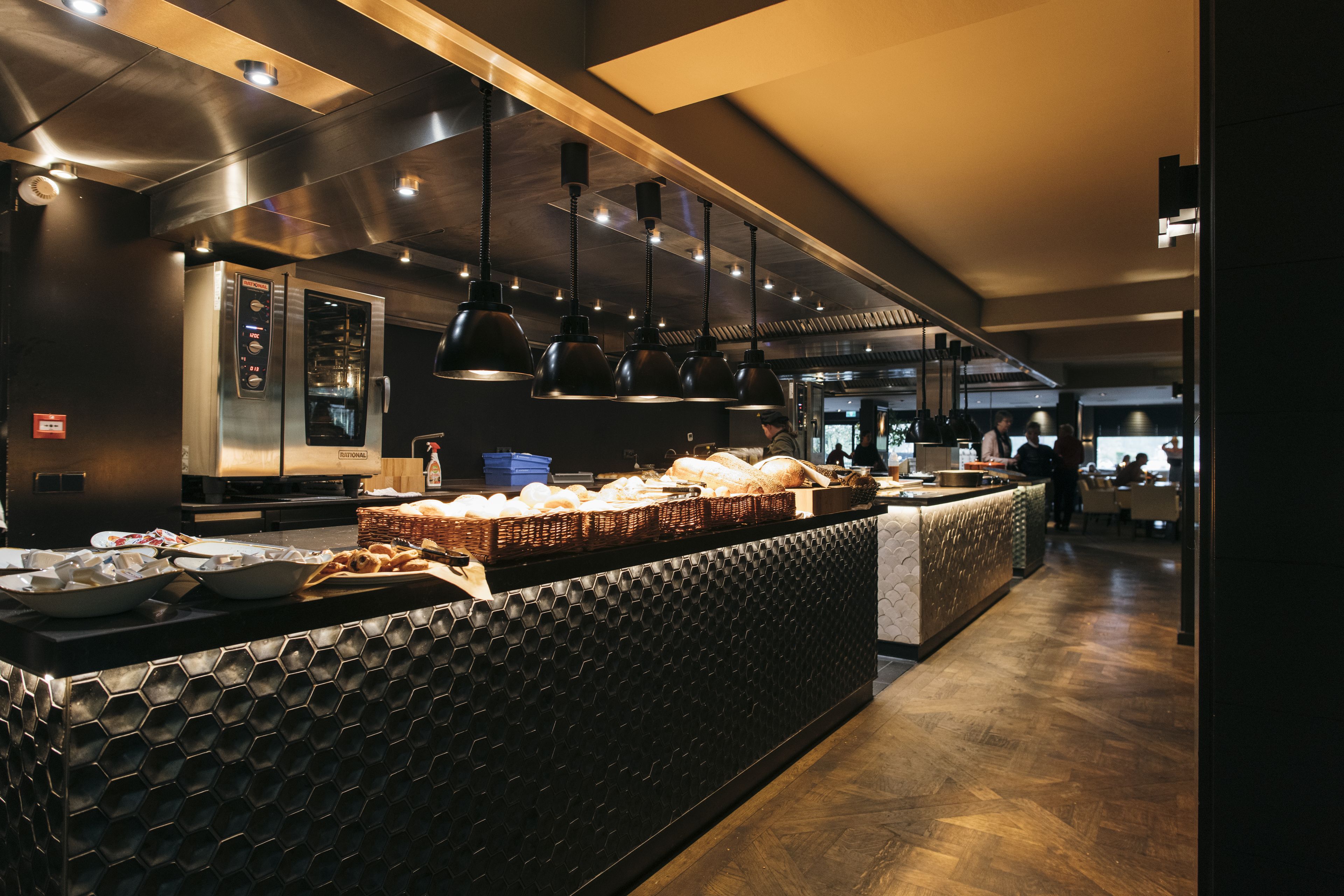 Daily continental breakfast (EUR 18 per person)