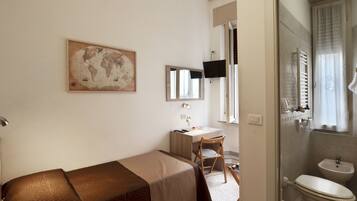 Phòng đơn | Minibar, khu vực làm việc phù hợp cho laptop, phòng cách âm