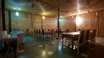 Breakfast, lunch and dinner served