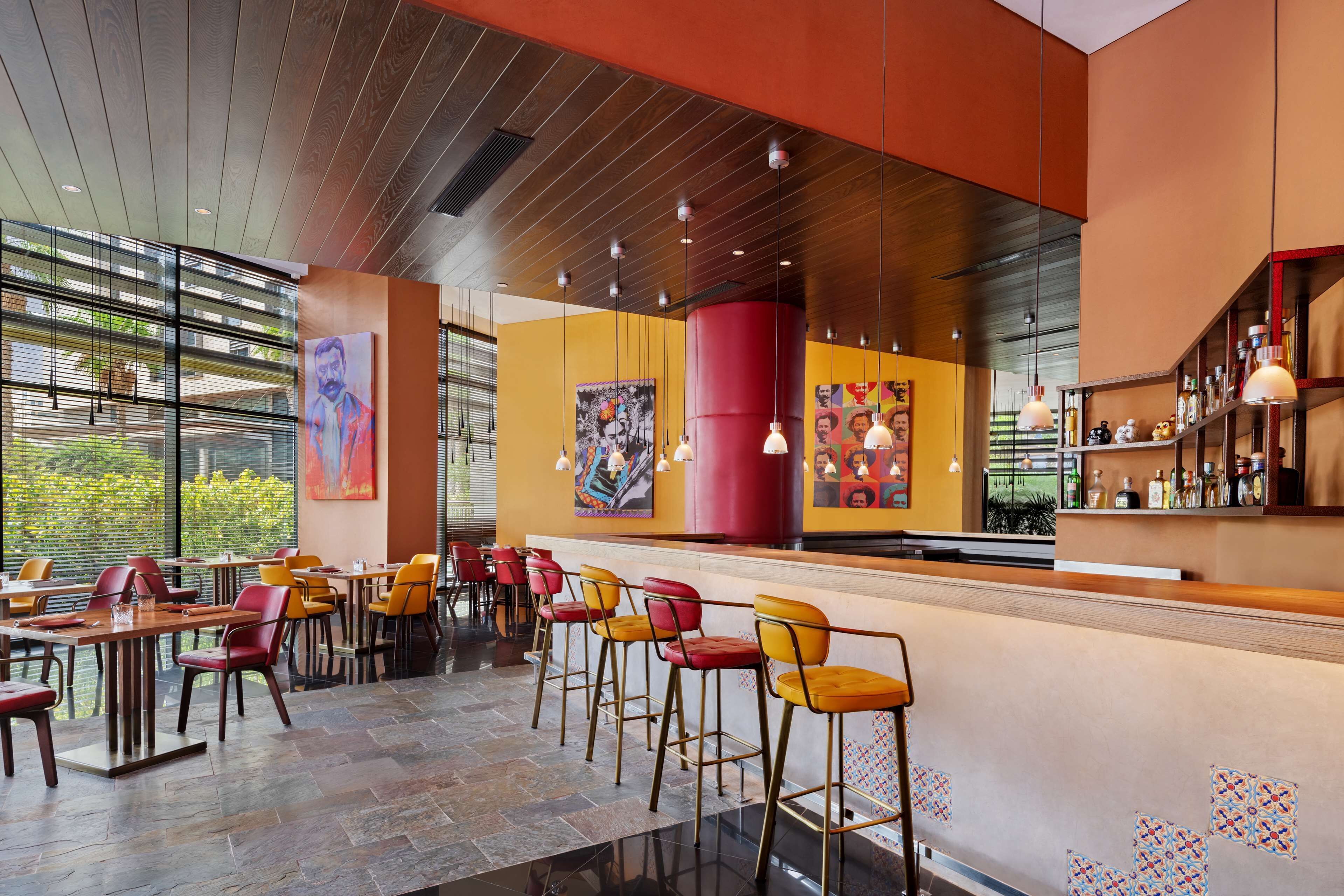 2 restaurants, breakfast, lunch, dinner served; international cuisine