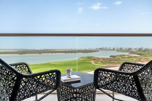 1 King Deluxe Family Suite Sea View Sofa Bed Balcony Theme Park Access