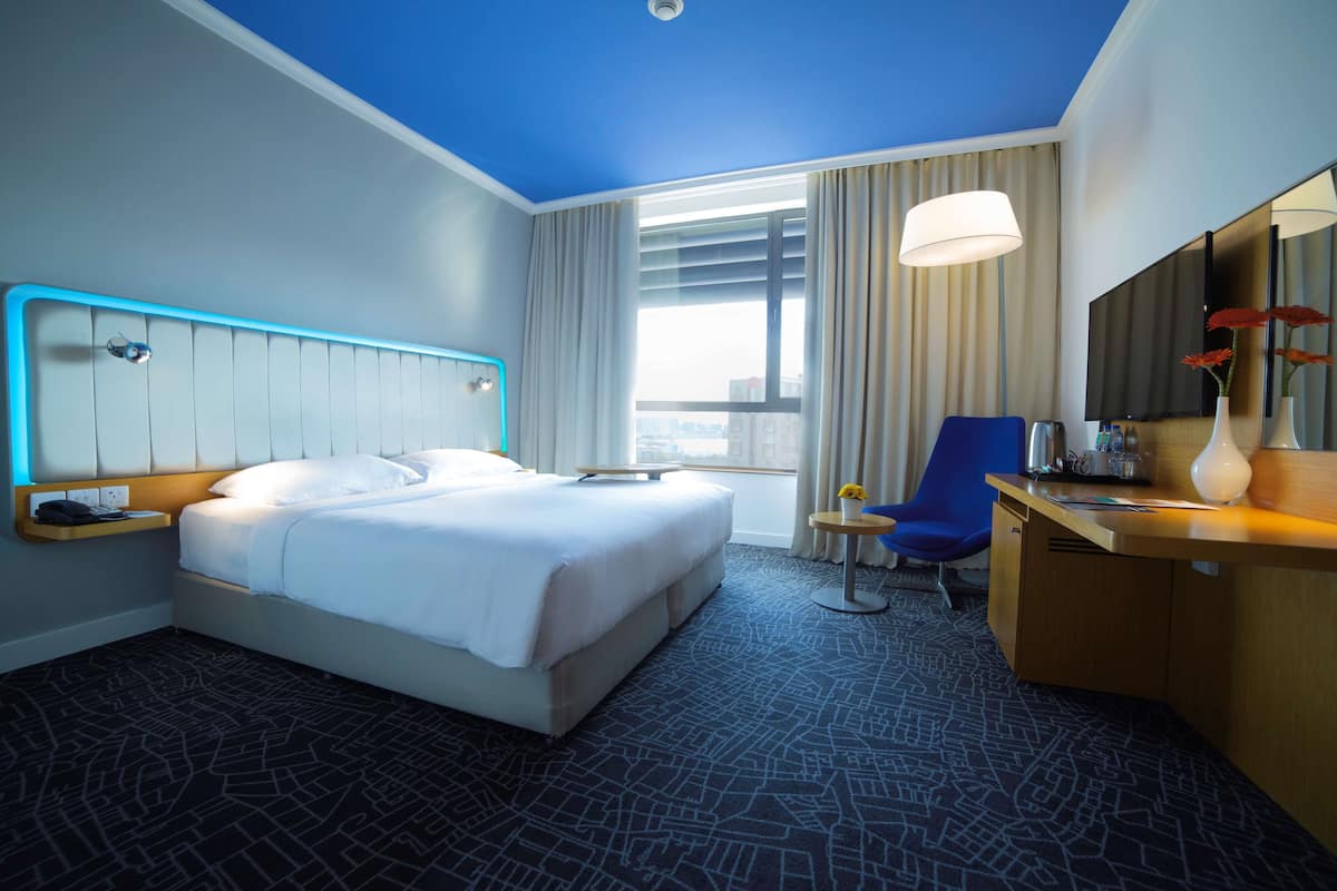 1 bedroom, down comforters, Select Comfort beds, minibar