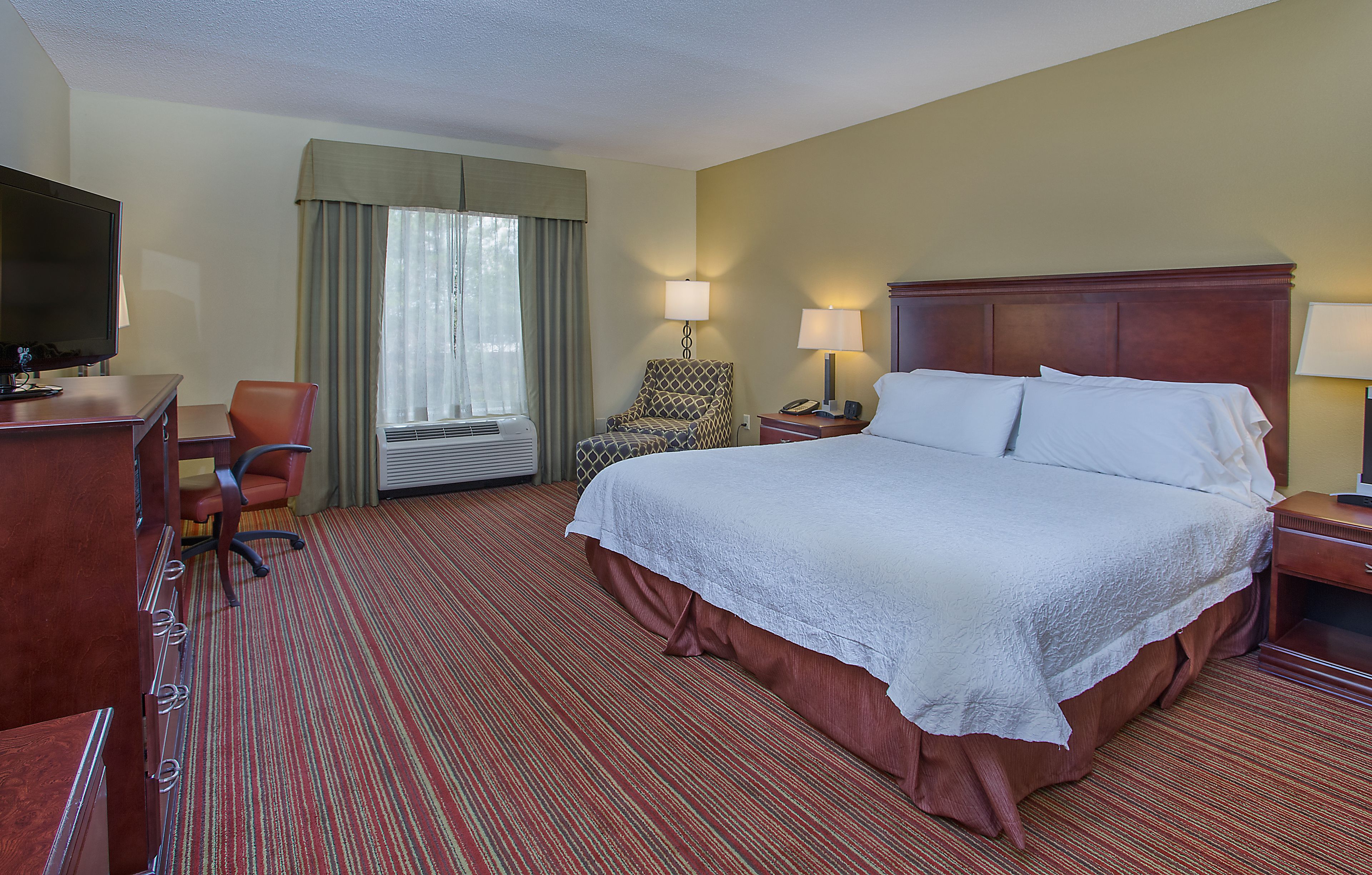 Coffres-forts dans les chambres, bureau, rideaux occultants