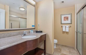 In-room safe, desk, blackout drapes, iron/ironing board - Hampton Inn Covington, GA (Covington)