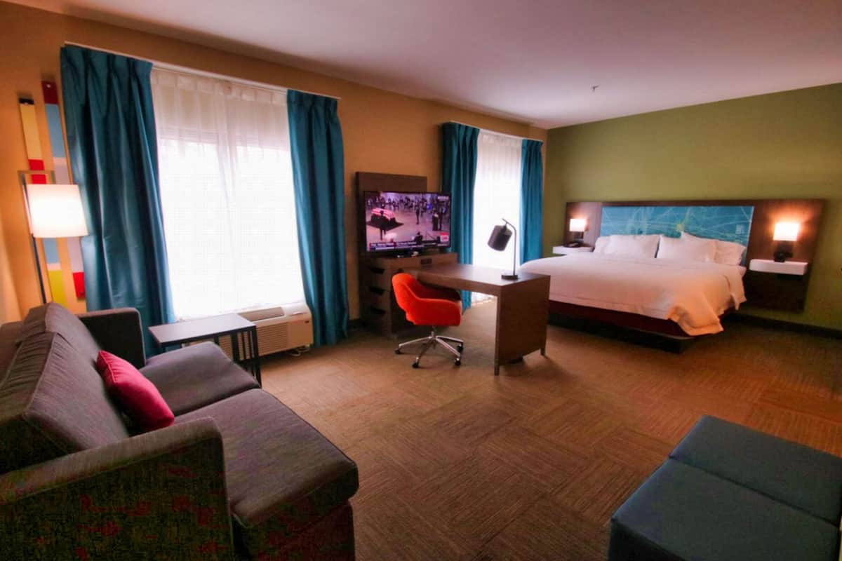 egyptian cotton sheets, premium bedding, pillow-top beds, in-room safe