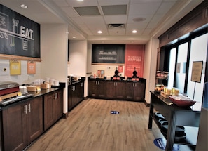 Free daily buffet breakfast - Hampton Inn & Suites Jacksonville - Beach Blvd/Mayo Clinic (Jacksonville)