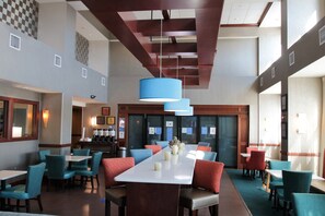 Free daily buffet breakfast - Hampton Inn & Suites Jacksonville - Beach Blvd/Mayo Clinic (Jacksonville)