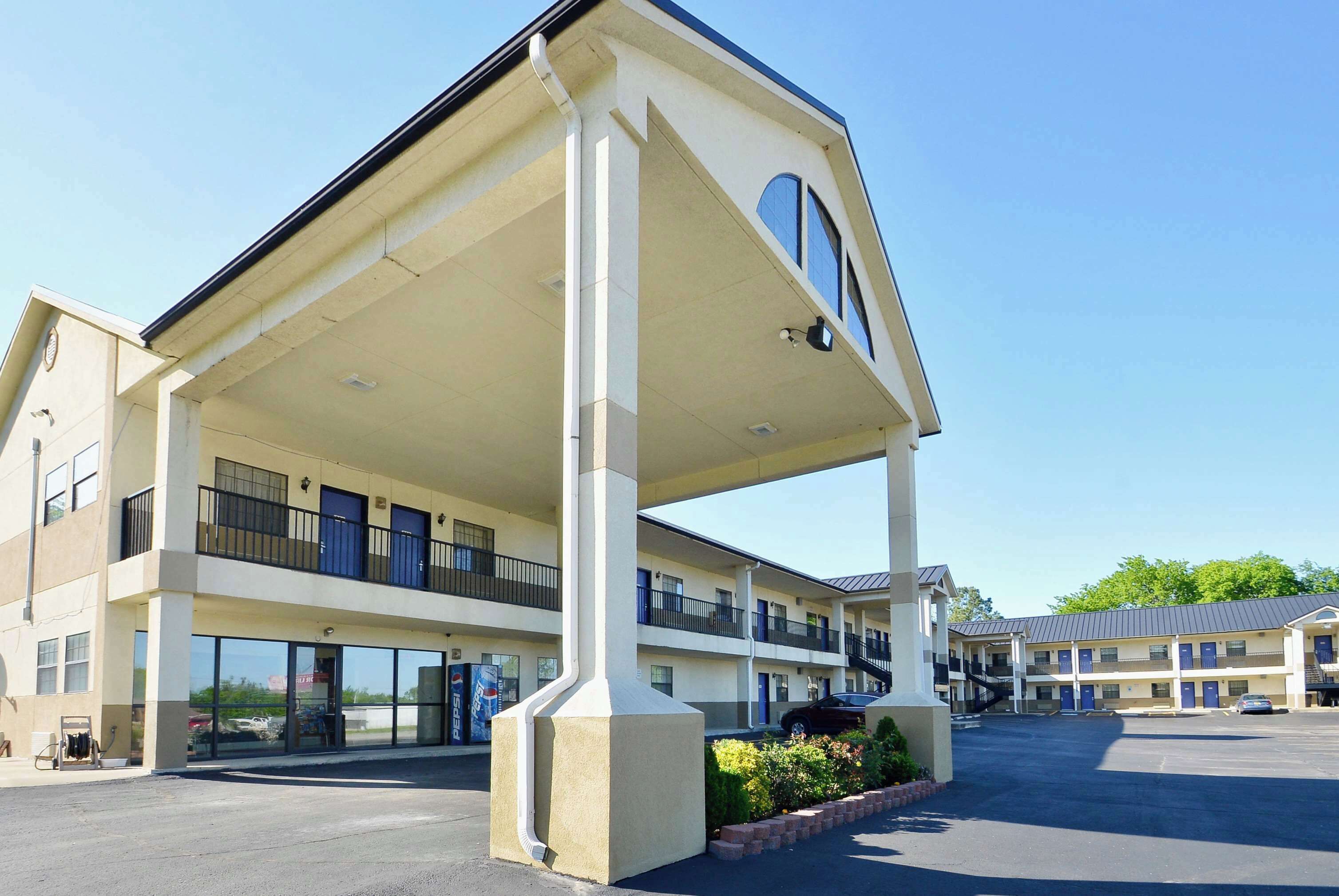 المنشأة من الخارج