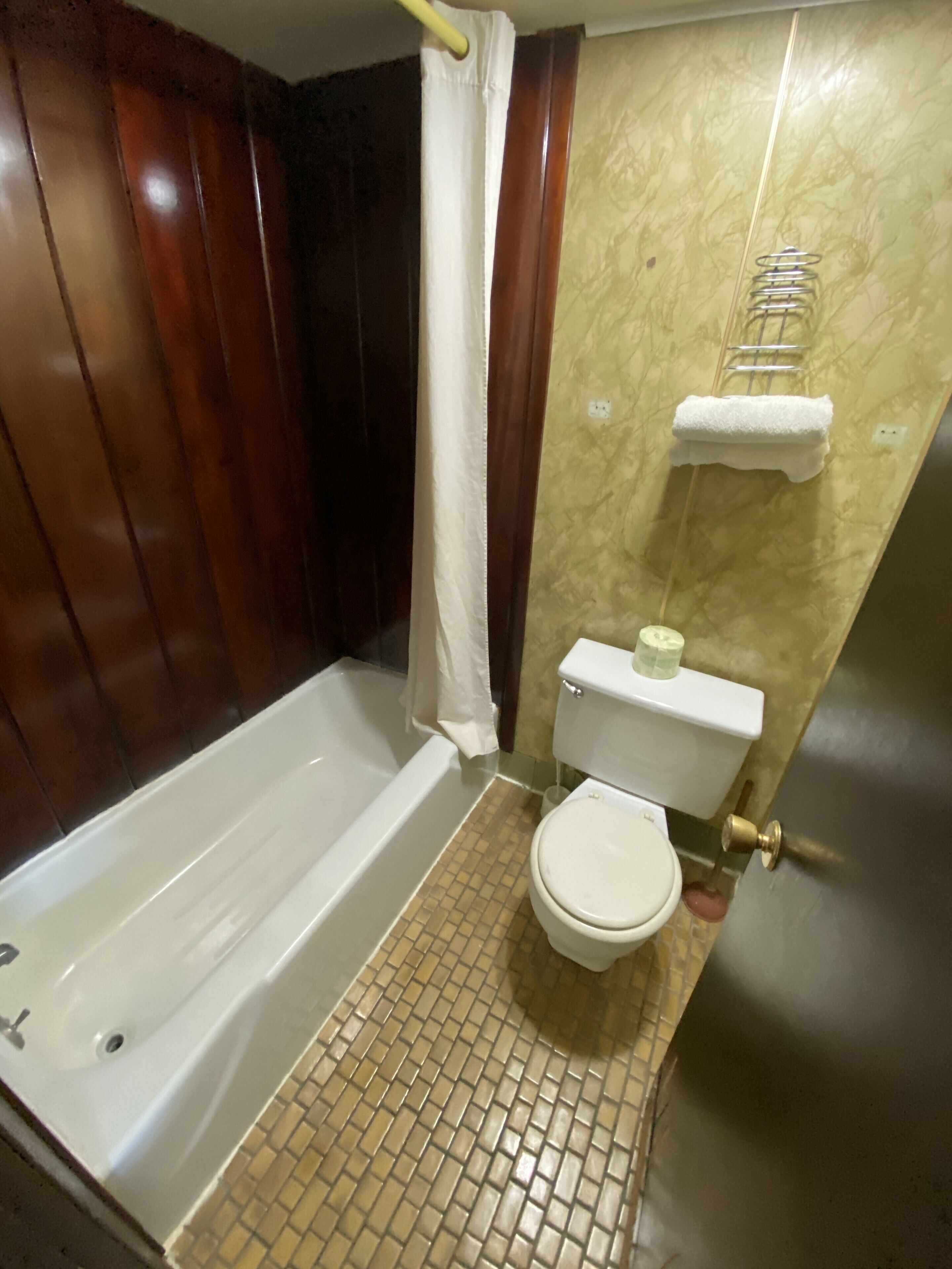 Double Room, 2 Double Beds | Bathroom