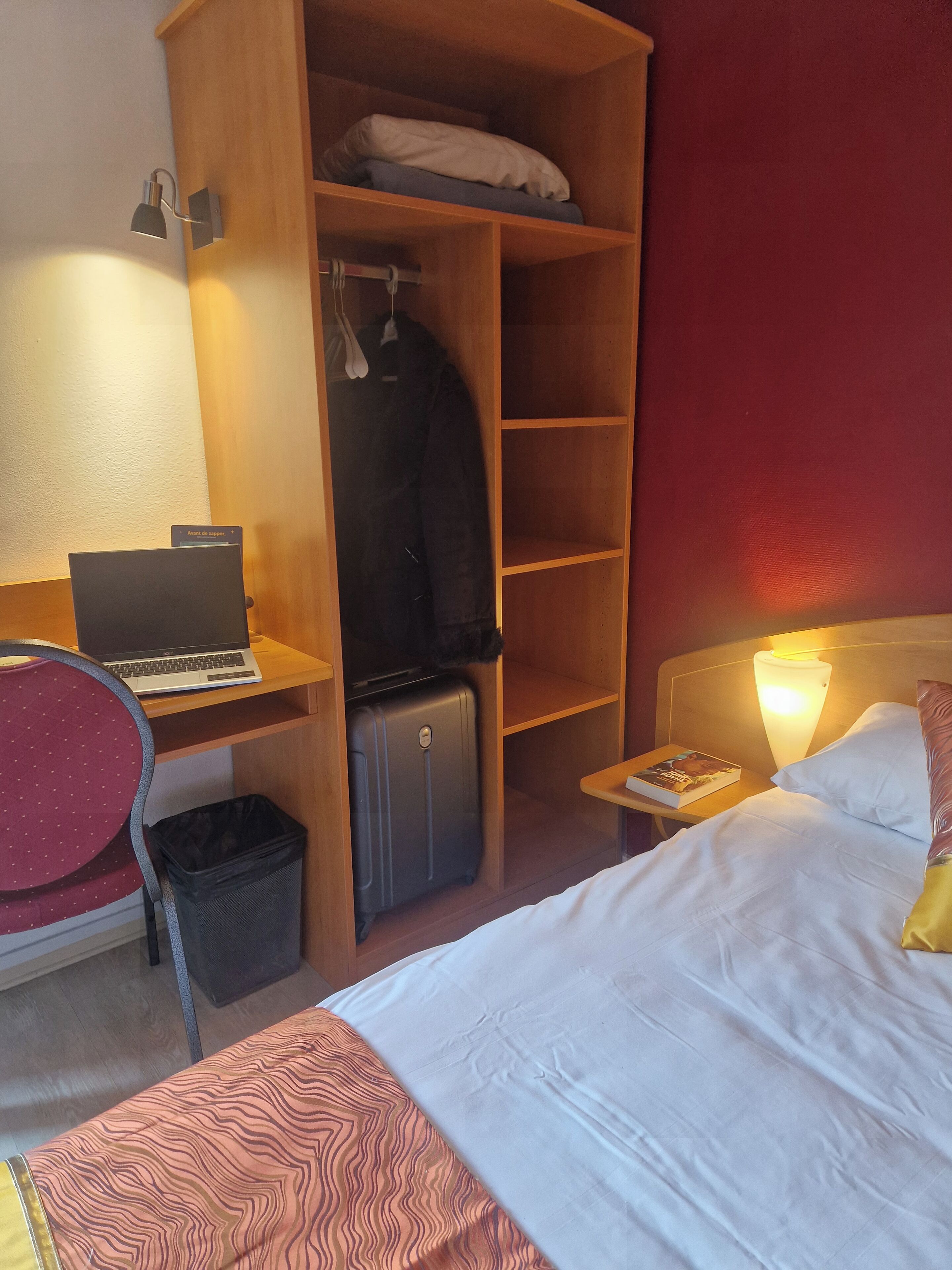 double room | desk, free wifi, bed sheets