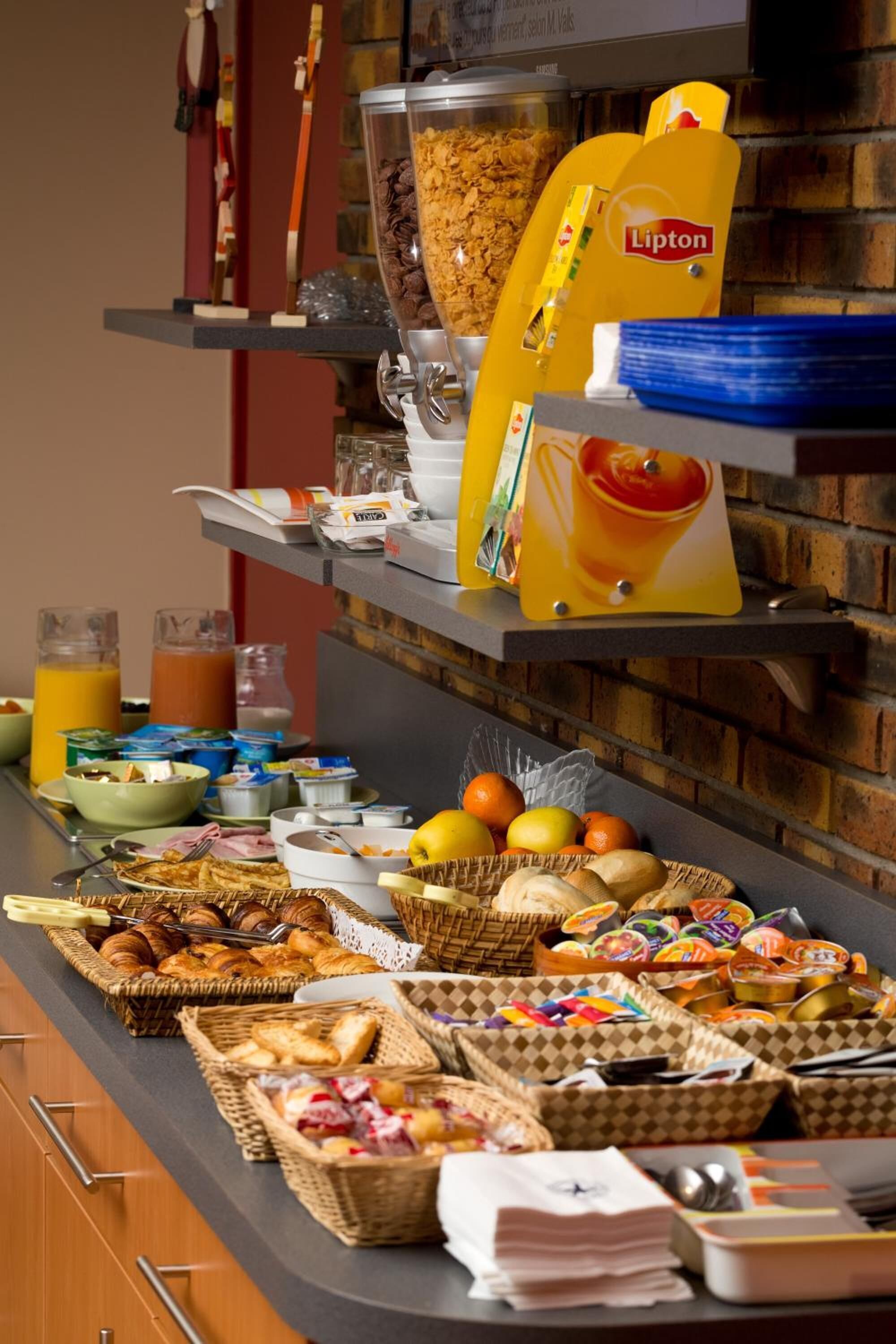 daily buffet breakfast (eur 10 per person)