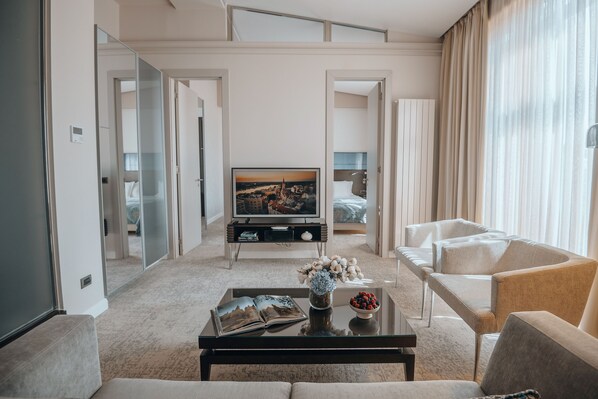 Presidential Suite | 1 bedroom, minibar, in-room safe, individually decorated