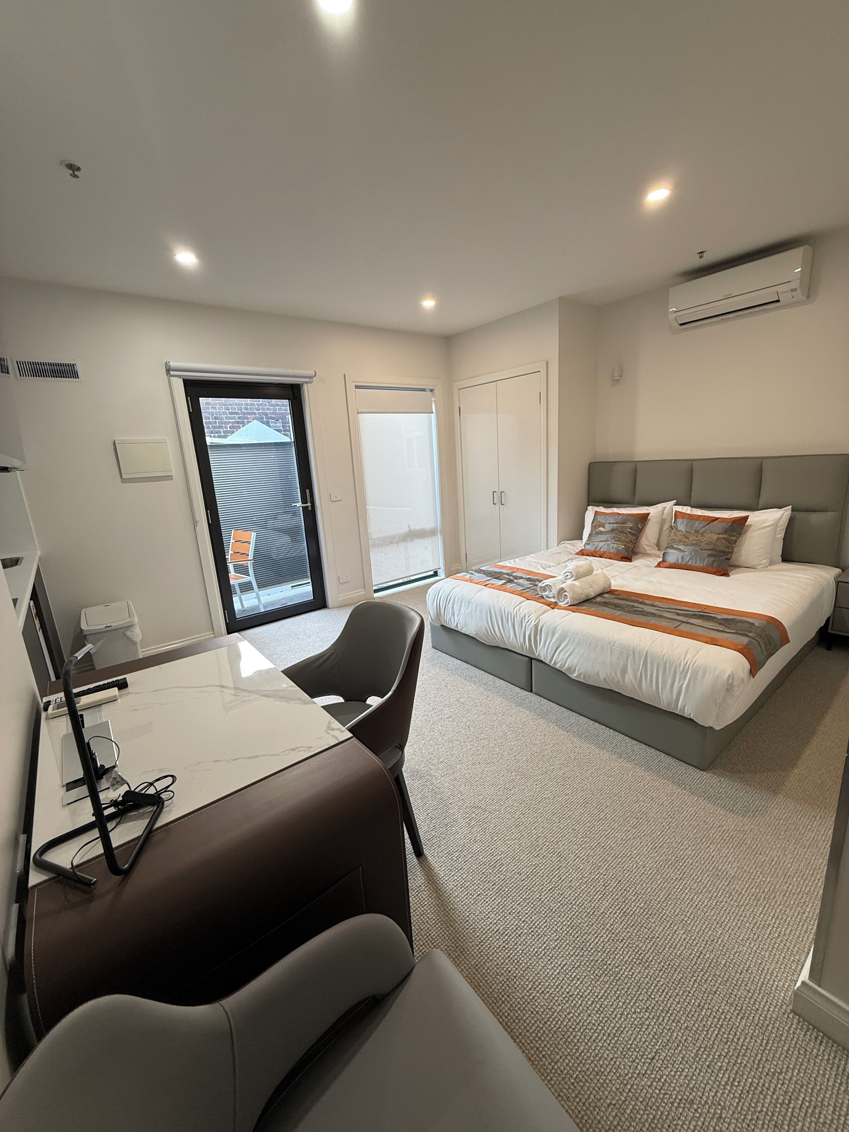 Literie de qualité supérieure, décoration personnalisée