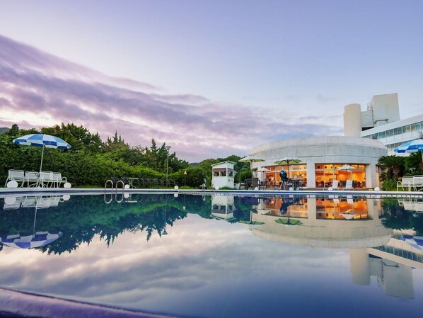 Außenpool (je nach Saison geöffnet)