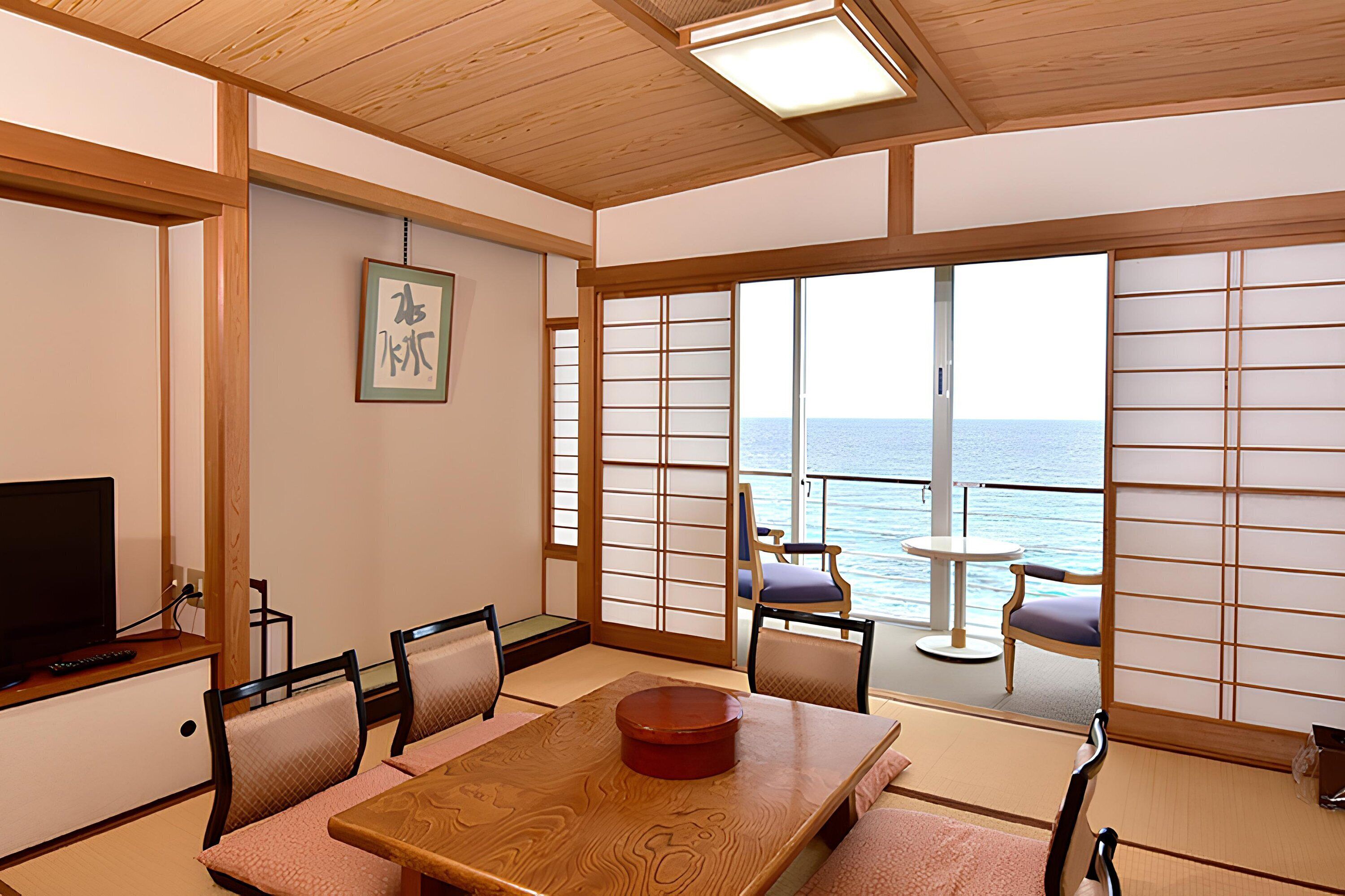 [Japanese-Western Style] Ocean View Suite Room A (656 sqft) Non Smoking | In-room safe, desk, blackout drapes, soundproofing