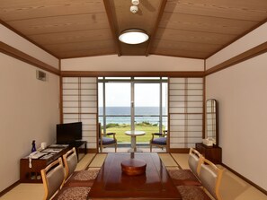 Ocean View Japanese Style Room B (376 sqft) Non Smoking | In-room safe, desk, blackout drapes, soundproofing