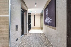 ฝ่ายต้อนรับ