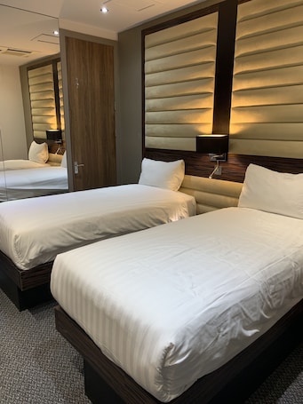 Twin Room Without Window | Egyptian cotton sheets, premium bedding, in-room safe