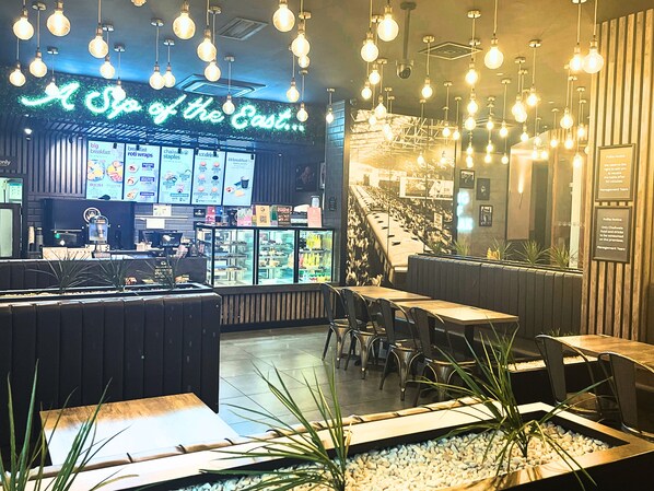 供應早餐、午餐和晚餐,印度料理