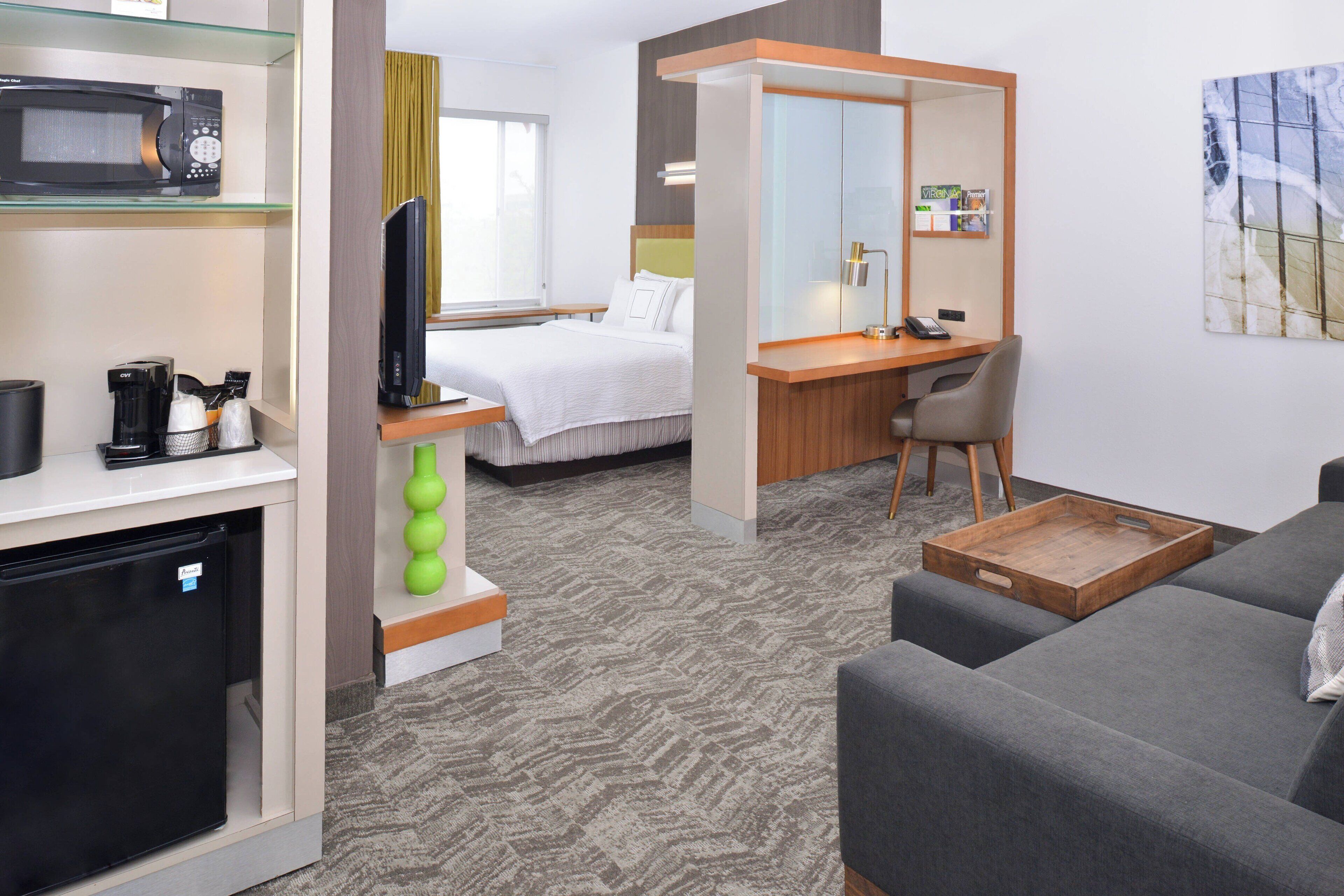 suite, 1 king bed | in-room safe, desk, laptop workspace, iron/ironing board