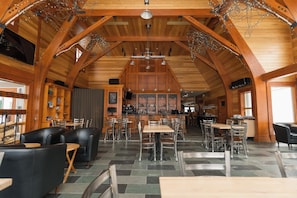 Brauhaus, Blick auf den Garten, täglich geöffnet