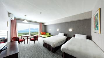 Chambre Supérieure avec lits jumeaux, non-fumeurs (Mt.Asama View) | Coffres-forts dans les chambres, bureau, draps fournis