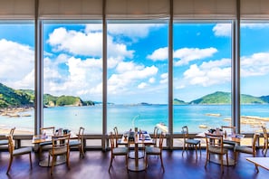 Aamiainen, lounas ja illallinen