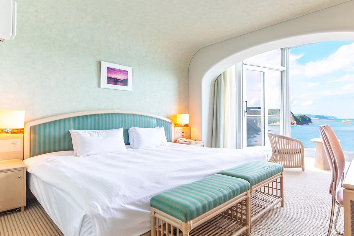 Coffres-forts dans les chambres, bureau, Wi-Fi gratuit, draps fournis