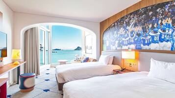 Lions Room - Twin, Non Smoking | In-room safe, desk, free WiFi, bed sheets