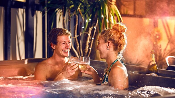 Bồn tắm spa ngoài trời