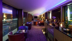 2 bars/lounges, rooftop bar, lobby lounge - InterContinental Kyiv by IHG (Kyiv)